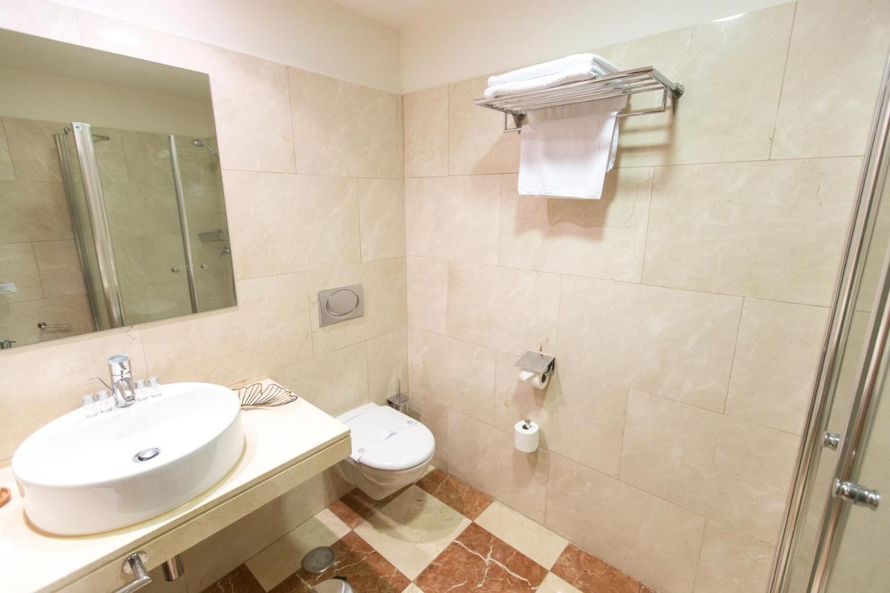 Hotel Garelos เบตันซอส ภายนอก รูปภาพ
